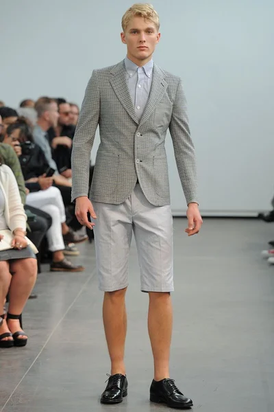 Look 17